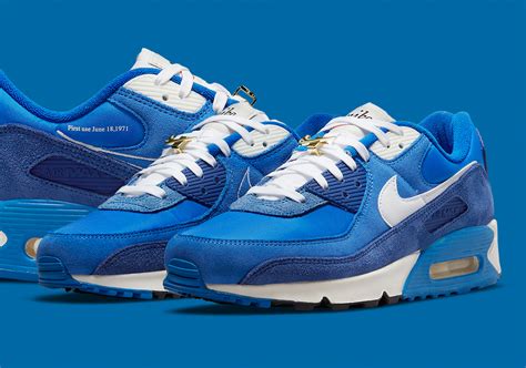 nike air max blauwe zool|Blue Air Max 90 Shoes (3) .